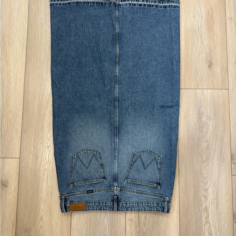 Wrangler Relaxed Fit Blue Jeans